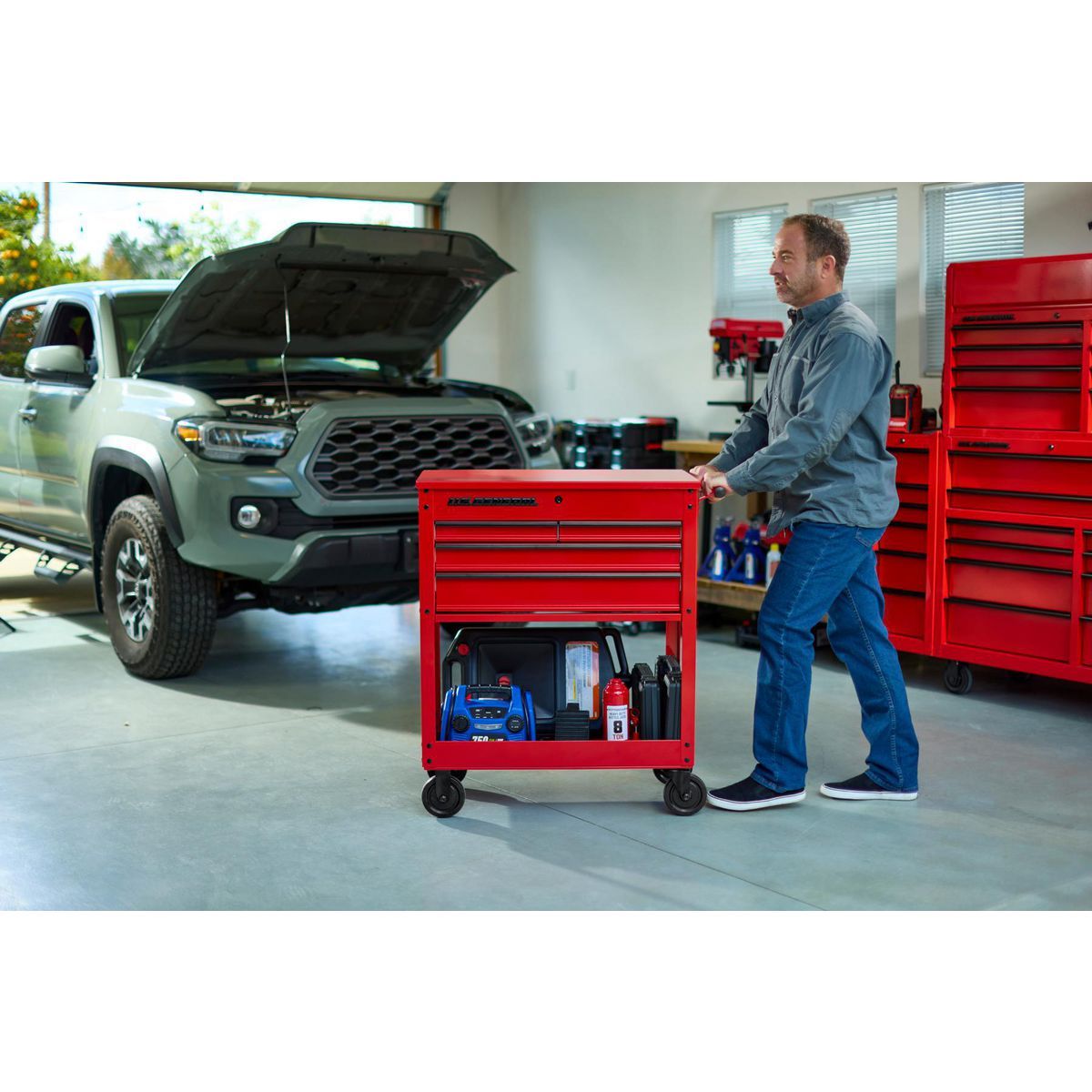 30 in. 4-Drawer Tech Cart D383657