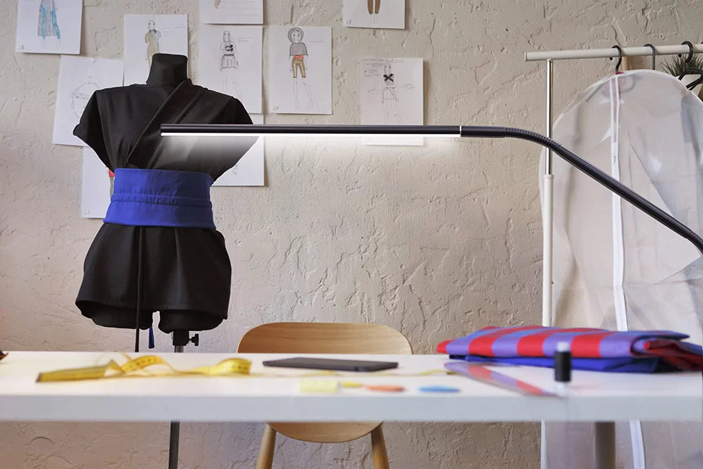 Black Table Lamp E259